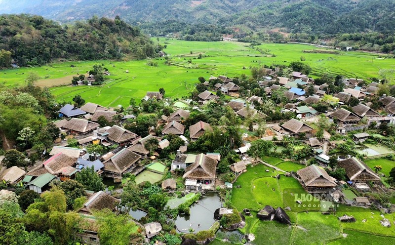Người dân tại Hạ Thành kết hợp làm du lịch cộng đồng và bảo tồn văn hóa truyền thống.