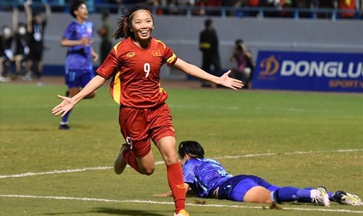 Sự trở lại của tiền đạo Huỳnh Như giúp tuyển nữ Việt Nam gia tăng sức mạnh tại vòng loại Olympic 2024. Ảnh: Minh Hiếu