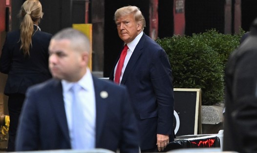Cựu Tổng thống Donald Trump tới Tháp Trump ngày 3.4.2023. Ảnh: AFP