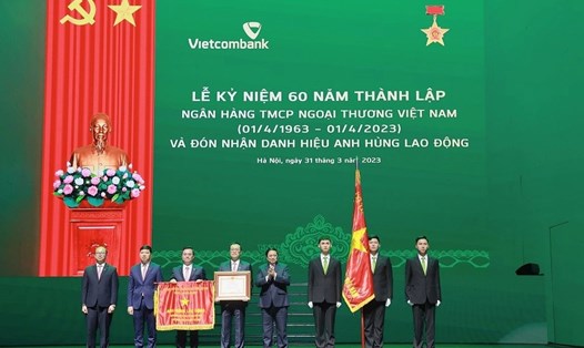 Lễ đón nhận danh hiệu Anh hùng Lao động của Vietcombank vào sáng ngày 31.3.2023. Ảnh: Vietcombank