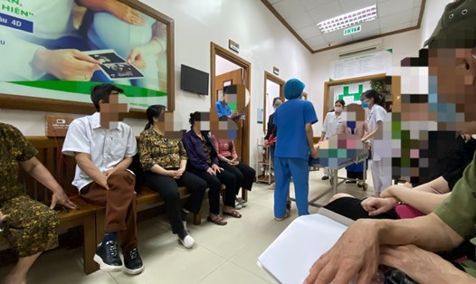 Trong số các bệnh nhân đến phòng khám Vietlife, không ít người được chỉ định chụp chiếu từ các bệnh viện lớn khác. Ảnh: Phóng viên Lao Động