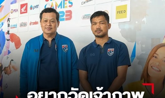 Huấn luyện viên U22 Thái Lan (phải) chưa muốn gặp U22 Việt Nam tại vòng bảng. Ảnh: SMM