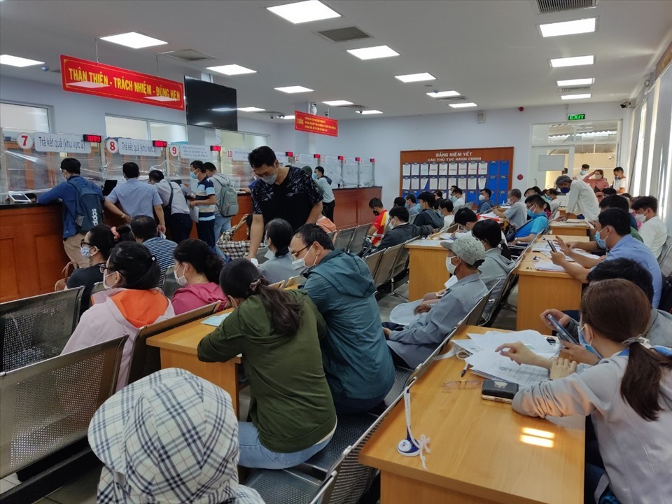 UBND TP Hồ Chí Minh yêu cầu chấm dứt tình trạng cơ quan nhà nước ngâm hồ sơ.  Ảnh: Minh Quân