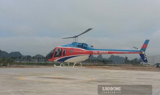 Máy bay trực thăng Bell-505, số hiệu VN-8650 tại Tuần Châu. Ảnh: Nguyễn Hùng
