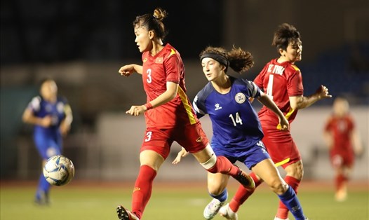 Tuyển nữ Việt Nam từng thua tuyển nữ Philippines 0-4 tại bán kết AFF Cup 2022. Ảnh: VFF