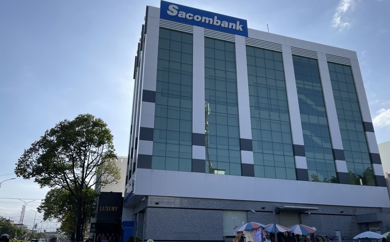 Trụ sở ngân hàng Sacombank tỉnh Khánh Hòa. Ảnh: Hữu Long