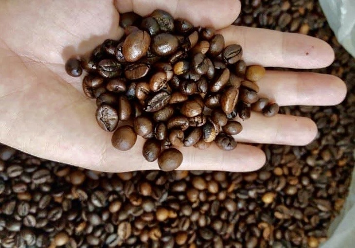 Một số người sau khi uống cà phê lại bị trào ngược dạ dày. Ảnh: Hạ Mây