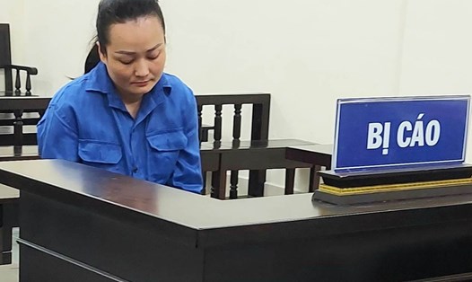 Nguyễn Thị Lan Anh tại phiên toà xét xử về hành vi lừa đảo hôm 5.4. Ảnh: Quang Việt