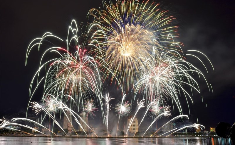 Lễ hội Pháo hoa quốc tế Đà Nẵng 2023 trở lại sau 2 năm dừng do dịch bệnh. Ảnh: Thùy Trang