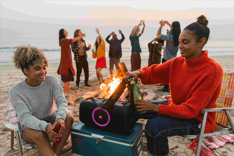 JBL PartyBox On-The-Go là một trong những model nổi bật nhất của PartyBox series, dòng loa tiệc bán chạy hàng đầu thế giới. Ảnh: JBL