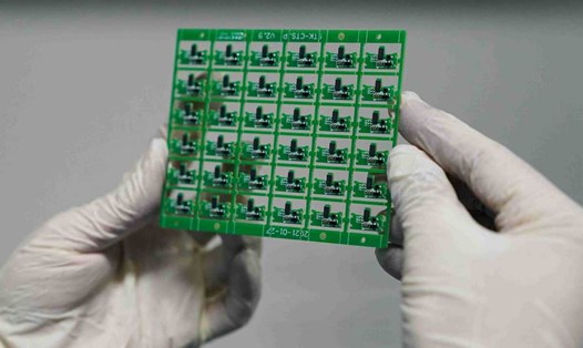 Chip cho cảm biến từ xa tại một nhà máy ở An Huy, Trung Quốc. Ảnh minh họa. Ảnh: Xinhua