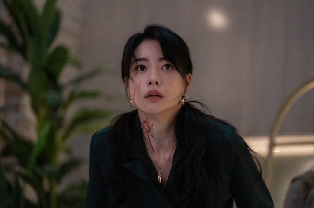 Diễn viên Hàn Quốc Lim Ji-yeon trong vai Park Yeon-jin trong phim The Glory. Ảnh: Netflix