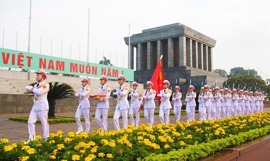 Lăng Chủ tịch Hồ Chí Minh vẫn mở cửa đón tiếp nhân dân và khách quốc tế vào ngày 1.5.2023. Ảnh minh họa: Tô Thế