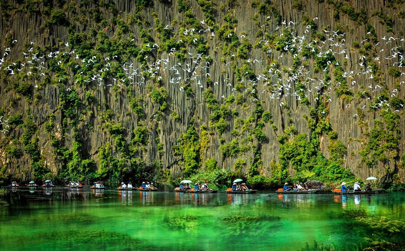 Cảnh sắc tuyệt đẹp tại Khu du lịch Đầm Vân Long (huyện Gia Viễn, Ninh Bình). Ảnh: Lê Hiền
