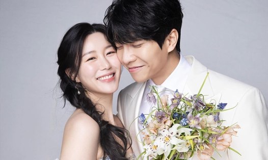 Ảnh cưới của Lee Seung Gi, Lee Da In. Ảnh: Instagram Human Made