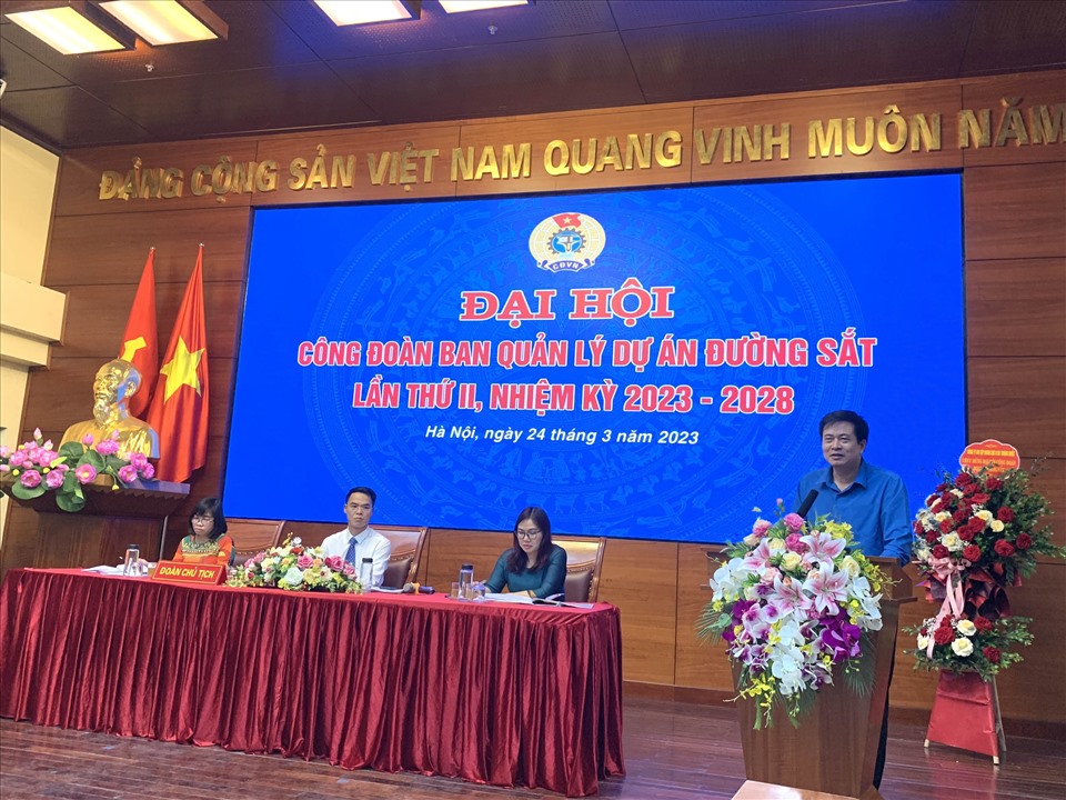 Ông Phạm Hoài Phương - Chủ tịch Công đoàn Giao thông Vận tải Việt Nam phát biểu chỉ đạo tại đại hội công đoàn cơ sở. Ảnh: Hà Anh