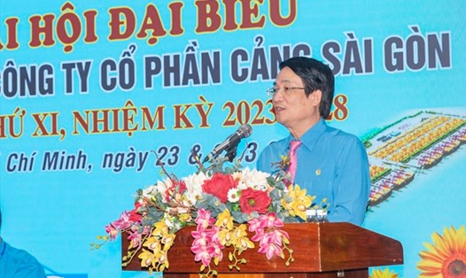 Ông Lê Phan Linh - Chủ tịch Công đoàn Tổng Công ty Hàng hải Việt Nam phát biểu tại Đại hội Công đoàn Công ty cổ phần Cảng Sài Gòn. Ảnh: Hà Anh