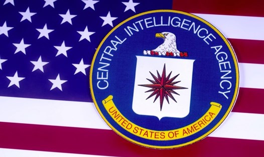 Logo của CIA trên nền quốc kỳ Mỹ. Ảnh: CIA
