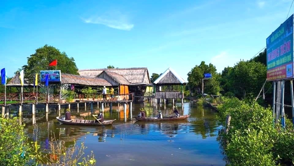 Điểm du lịch công đồng Hoàng Hôn, Mũi Cà Mau, tỉnh Cà Mau. Ảnh: Nguyễn Văn Hôn