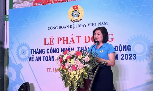 Chủ tịch CĐ Dệt May Việt Nam Phạm Thị Minh Tâm phát biểu tại Lễ phát động Tháng Công nhân năm 2023 do công đoàn ngành tổ chức. Ảnh: CĐ DMVN