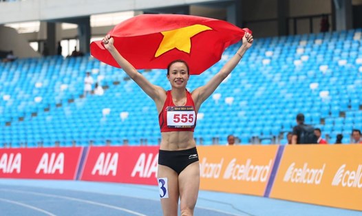 Mỹ Tiên giành huy chương vàng 100m rào nữ. Ảnh: Hồng Linh