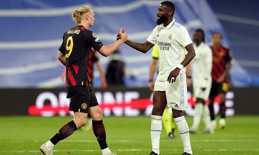 Haaland và Rudiger bắt tay sau trận đấu tại Bernabeu.  Ảnh: CLB Man City