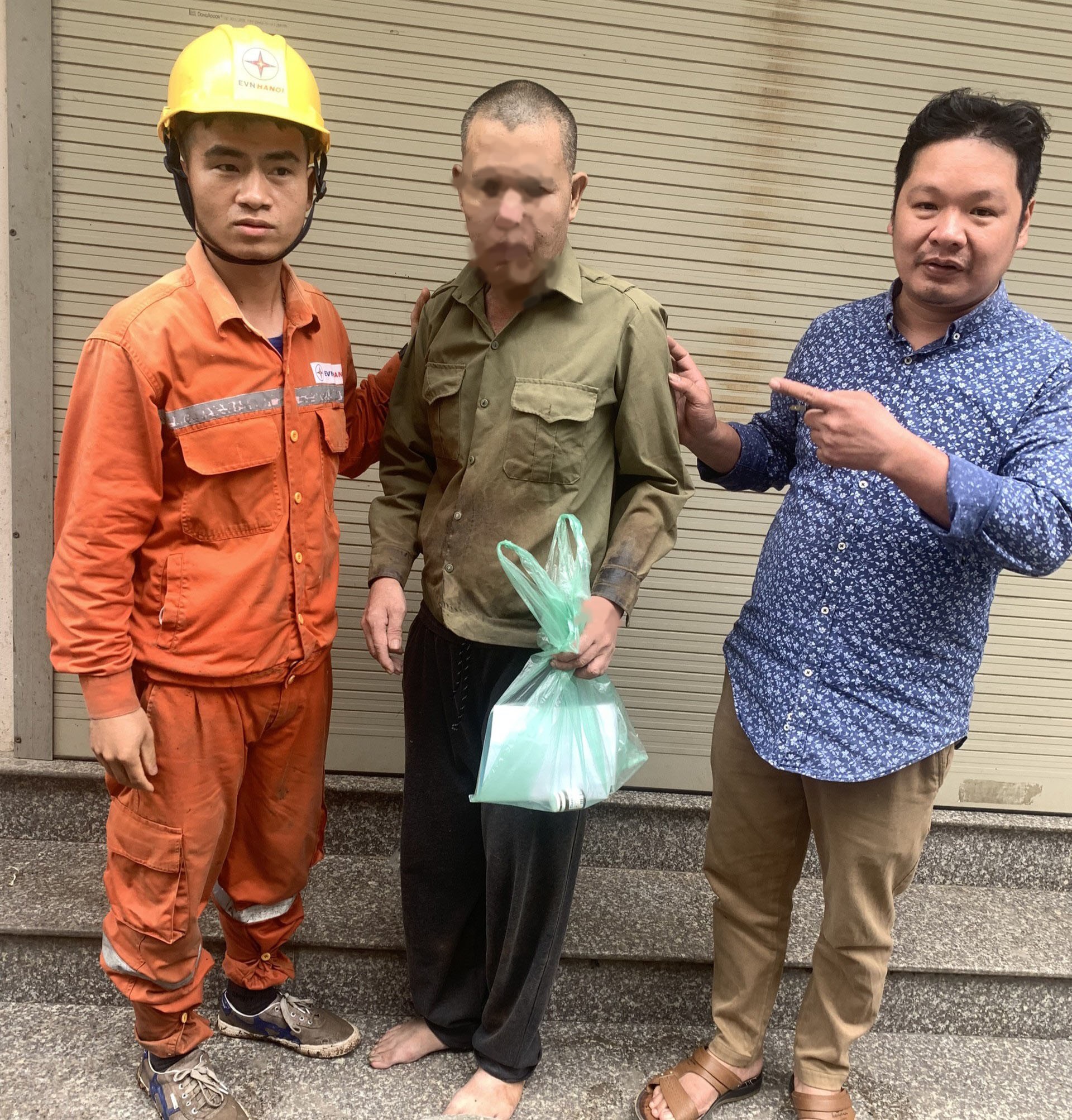 Công nhân điện lực dũng cảm cứu người đuối nước. Ảnh người dân cung cấp