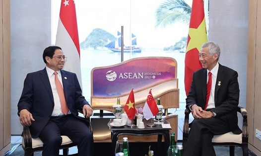 Thủ tướng Phạm Minh Chính và Thủ tướng Singapore Lý Hiển Long. Ảnh: VGP