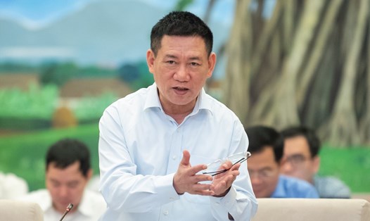 Bộ trưởng Bộ Tài chính Hồ Đức Phớc báo cáo Kết quả thực hành tiết kiệm, chống lãng phí năm 2022. Ảnh: Phạm Thắng/QH