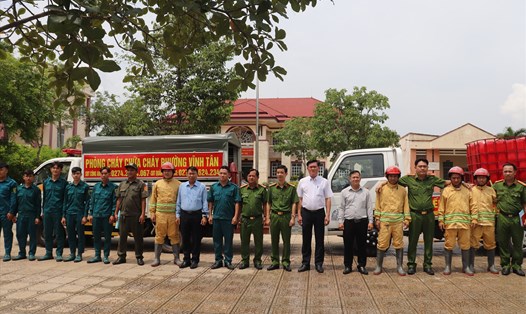 Công an tỉnh Bình Dương ra mắt tổ PCCC và CNCH cơ động tại phường Vĩnh Tân, Thành phố Tân Uyên - Ảnh: Ngọc Duy