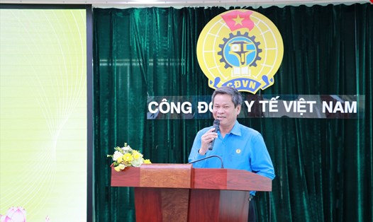 Ông Huỳnh Thanh Xuân - Phó Chủ tịch Tổng Liên đoàn Lao động Việt Nam - phát biểu tại hội nghị. Ảnh: Bảo Hân