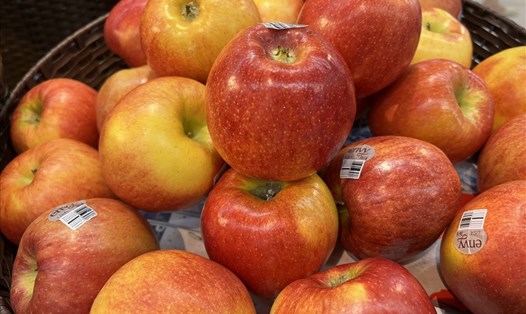 Ăn nhiều trái cây tươi, rau và ngũ cốc trong mỗi bữa ăn để tránh táo bón. Ảnh: Kiều Vũ