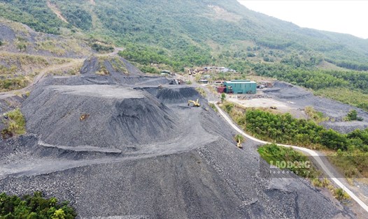 Các đối tượng cấu kết khai thác than trái phép hơn 3 triệu tấn ở mỏ than Minh Tiến (Đại Từ, Thái Nguyên) thu lợi hơn 375 tỉ đồng.