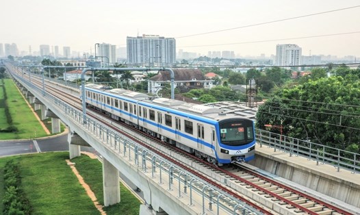 Metro số 1 là tuyến đường sắt đô thị đầu tiên ở TP Hồ Chí Minh dự kiến hoàn thành cuối năm nay.  Ảnh: Anh Tú