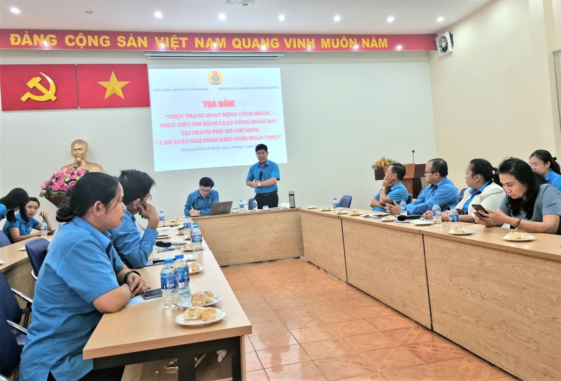 Nhiều cán bộ công đoàn tham gia tọa đàm. Ảnh: Nam Dương