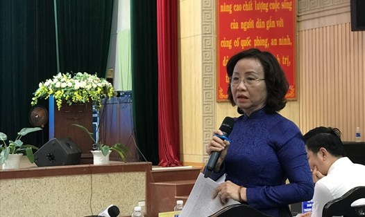 Bà Ngô Thị Kim Yến, Phó Chủ tịch UBND TP Đà Nẵng trả lời tại Hội nghị tiếp xúc cử tri chuyên đề với công nhân lao động. Ảnh: Nguyễn Linh