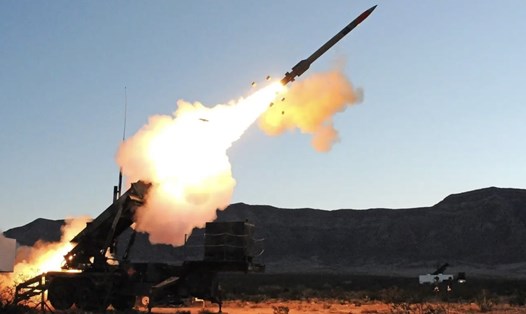 Khẩu đội tên lửa Patriot bắn tên lửa đánh chặn trong một cuộc thử nghiệm của quân đội Mỹ. Ảnh: Quân đội Mỹ