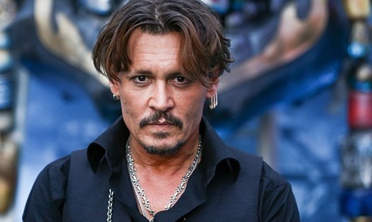 Johnny Depp kí hợp đồng khủng với hãng nước hoa nổi tiếng. Ảnh: CGV