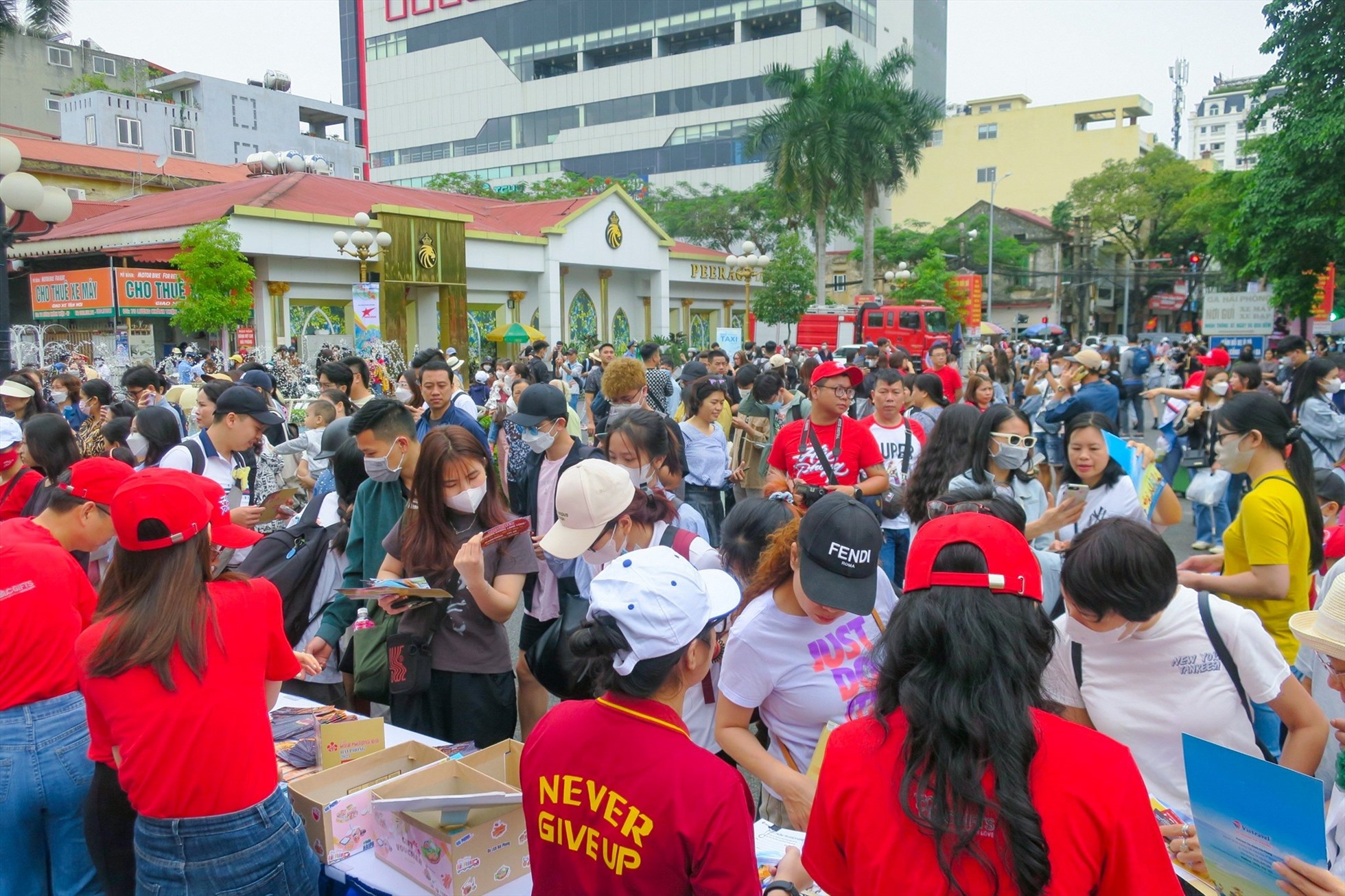 Quảng bá du lịch Hải Phòng, hơn 1.000 khách đi chuyến tàu đầu tiên. Ảnh: Cổng TTĐT TP Hải Phòng