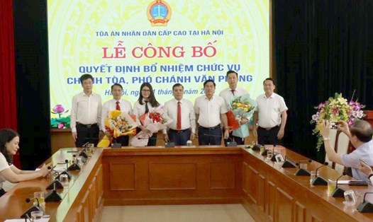 Công bố bổ nhiệm các chức danh của TAND Cấp cao tại Hà Nội. Ảnh: Toà án