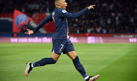 Mbappe ăn mừng sau khi ghi bàn vào lưới Ajaccio.  Ảnh: AFP
