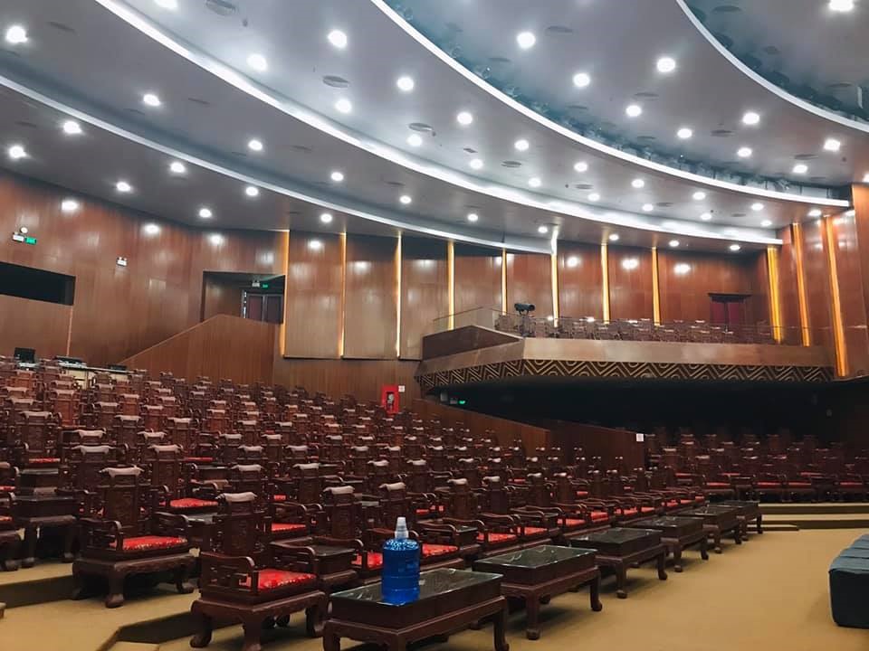 Lý do Nhà hát dân ca quan họ Bắc Ninh sử dụng toàn bộ là ghế gỗ Đồng Kỵ