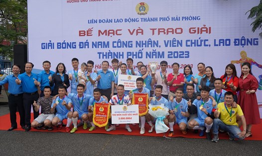 Đội bóng Công đoàn ngành Xây dựng Hải Phòng vô địch giải bóng đá nam CNVCLĐ TP.Hải Phòng năm 2023. Ảnh: Mai Dung