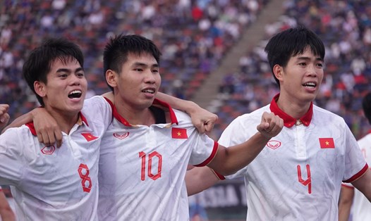 U22 Việt Nam trong trận bán kết SEA Games 32. Ảnh: Nguyễn Đăng