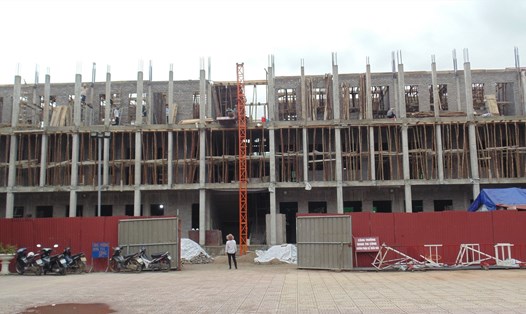 Công trình xây dựng nhà lớp học trường Tiểu học Quang Trung dự kiến hoàn thành trong năm 2024. ẢNh: Cổng TTĐT quận Ngô Quyền