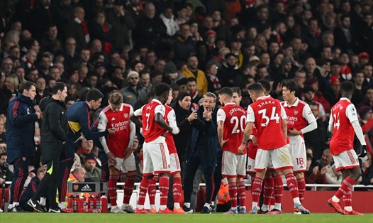 Arsenal mùa này không tệ nhưng chưa đủ hay để vượt mặt Man City.  Ảnh: AFP