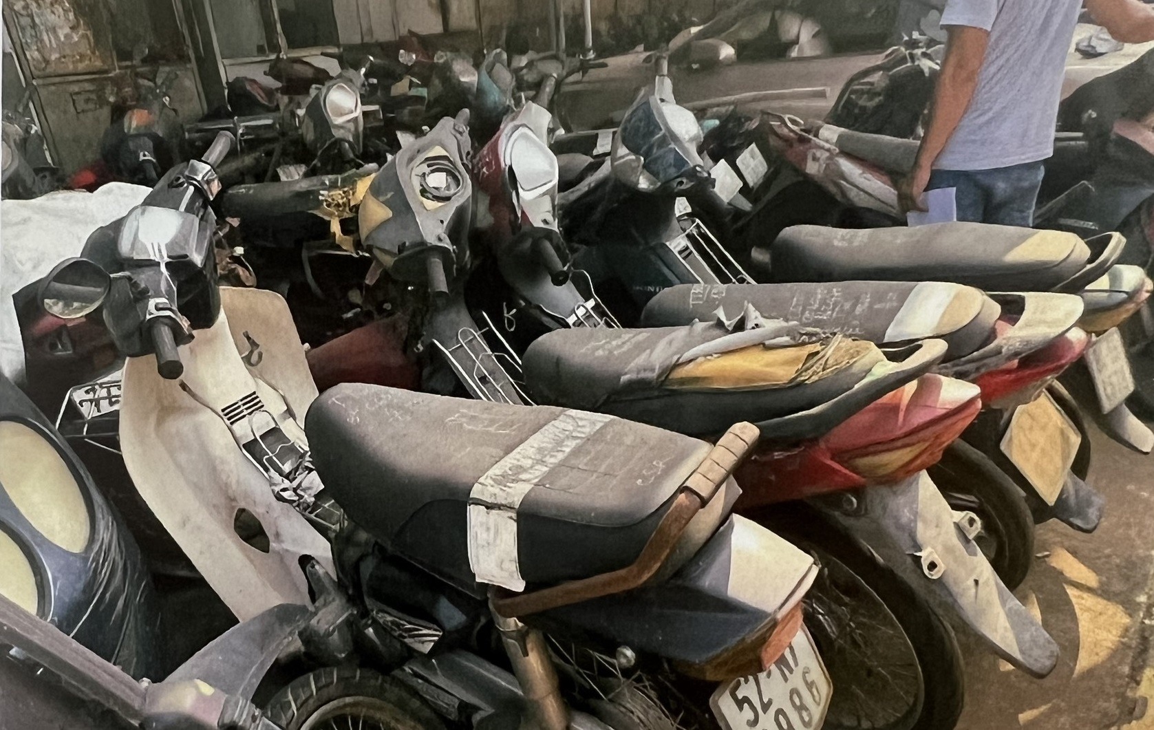 Hơn 5.000 xe các loại là tang vật, phương tiện vi phạm hành chính sẽ được đưa ra đấu giá. Ảnh: PC08