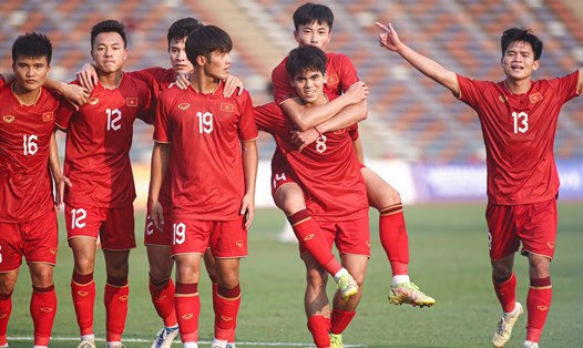 Các cầu thủ U22 Việt Nam ăn mừng bàn thắng trong trận tranh Huy chương Đồng. 
Ảnh: Thanh Vũ
