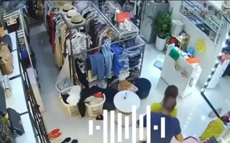 Điều tra gã trai rủ bạn gái online ra đồng ngô để hiếp dâm