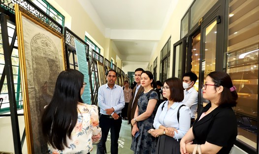 Bảo tàng Đà Nẵng tổ chức triển lãm lưu động di sản tư liệu thế giới Ma nhai tại Ngũ Hành Sơn. Ảnh: Bảo tàng Đà Nẵng